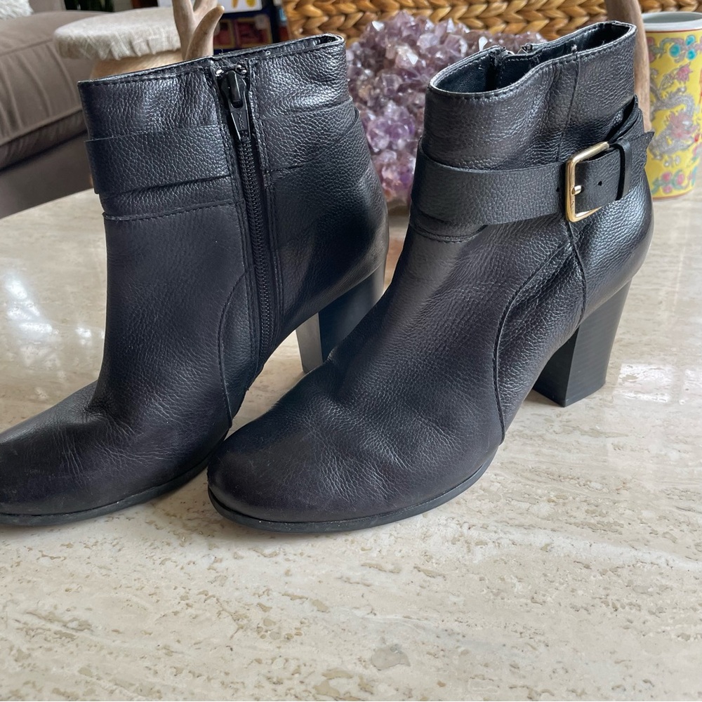 Cole Haan Grand OS Signature black leather women’s ankle boots size 6.5B
